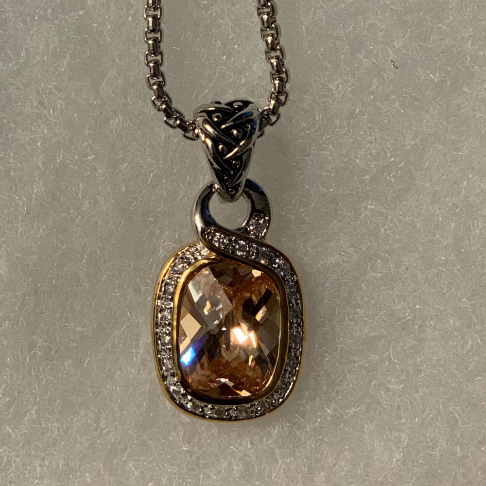 Scandia Necklace - Picture 2 of 3